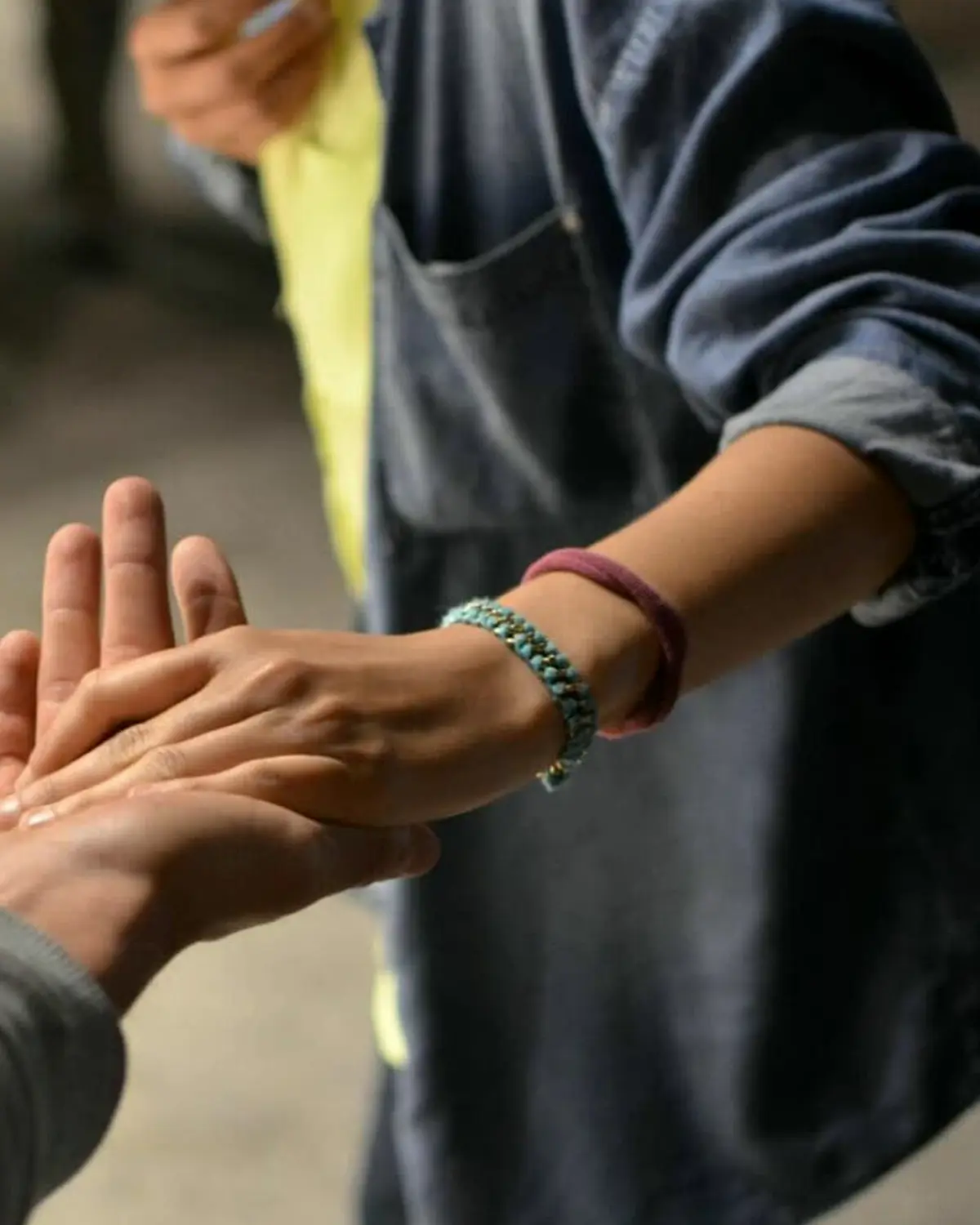 Supportive recovery scene illustrating medication-assisted treatment