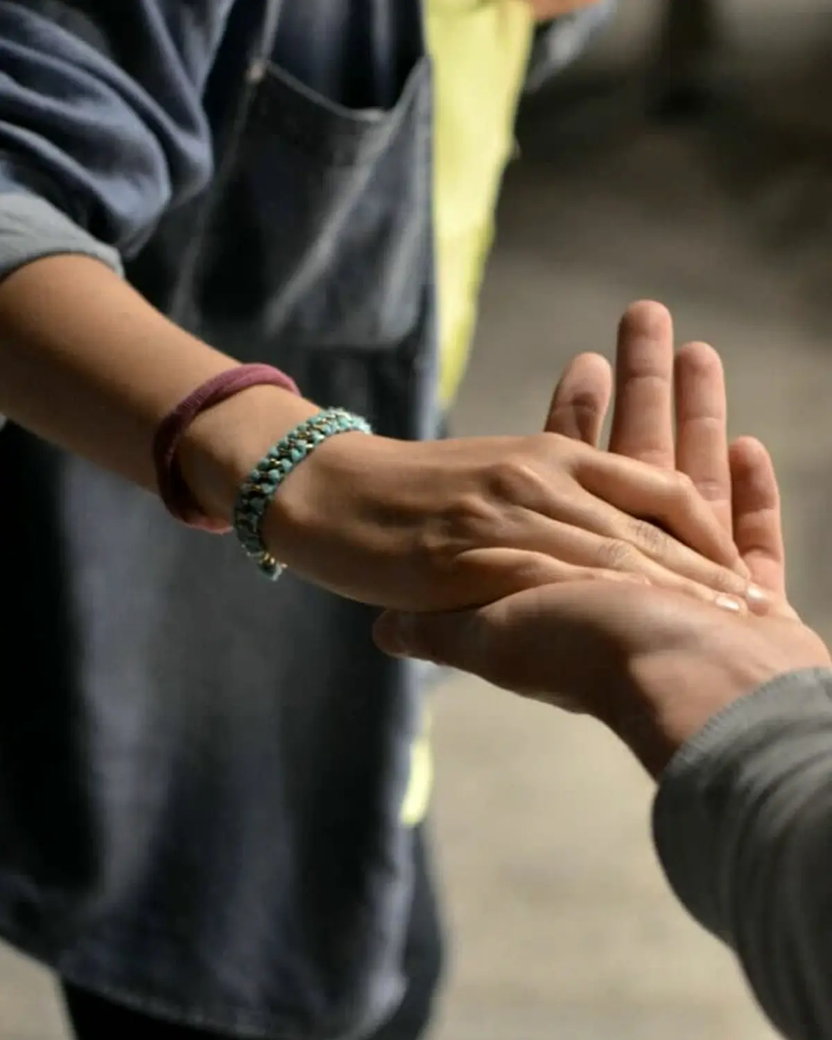 Supportive recovery scene illustrating psychosis and substance use safety