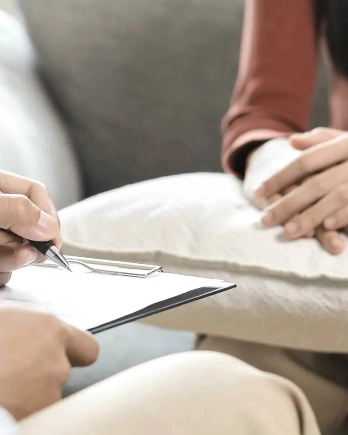 Supportive recovery scene illustrating questions about medication support