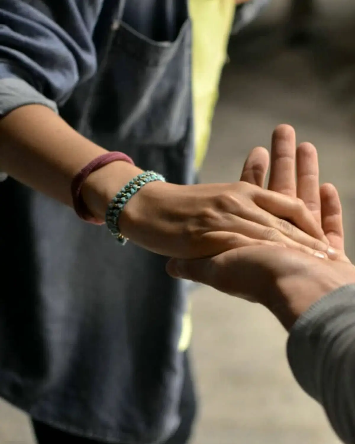 Supportive recovery scene illustrating recovery tools